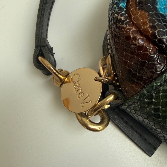 Clare V. Vivier Midi Sac in evergreen snake stripes - Picture 10 of 13